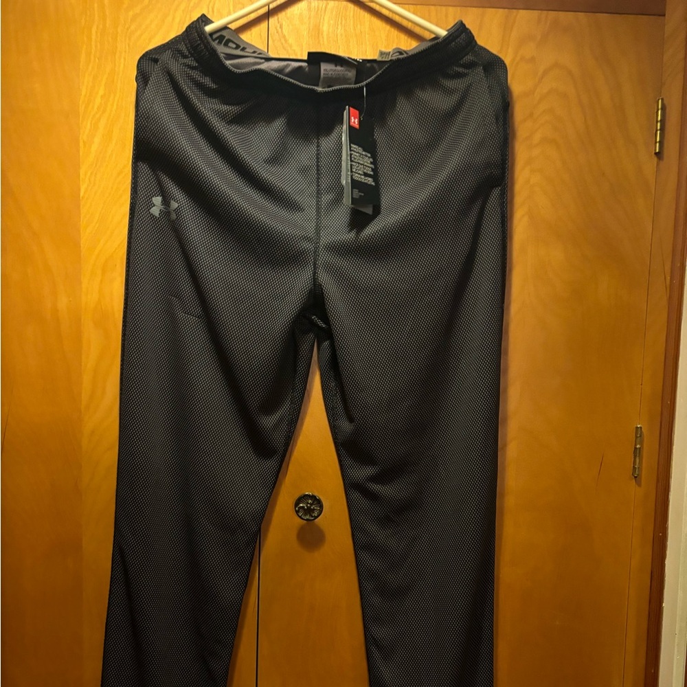 Under armor thin fabric boys XL loose athletic pants